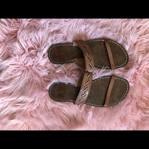 American Eagle sandals
